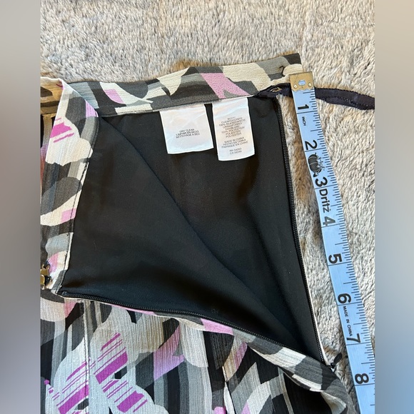 Jones New York Beautiful Silk Skirt fully lined. size 12 - Picture 6 of 10